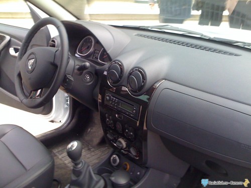 Dacia Duster prime foto interni