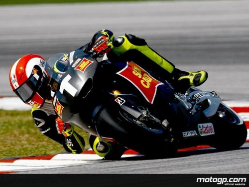 Marco Simoncelli durante i test a sepang