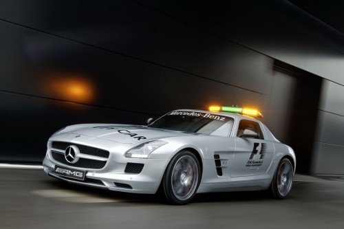 Mercedes-SLS-AMG-Gullwing-Safety-Car-16