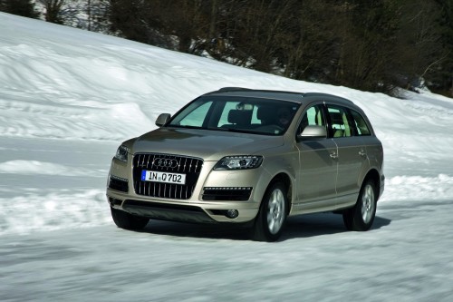 2011-Audi-Q7-SUV-4