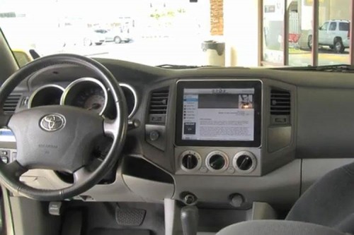 Apple iPad in auto come sistema multimediale