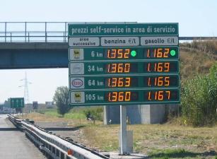 Sconti carburante in autostrada dal 24 maggio