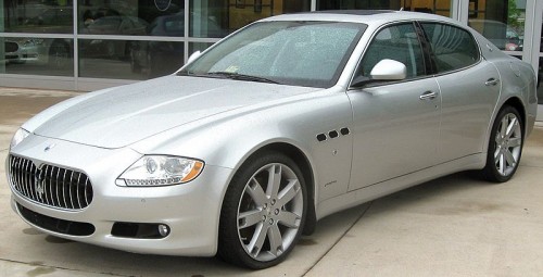 800px-Maserati_Quattroporte_-_1