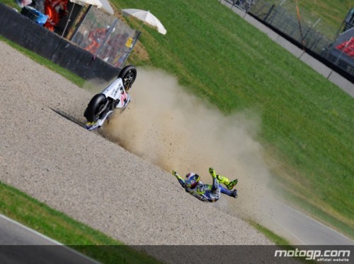 MotoGp Mugello 2010, nelle prove Lorenzo imprendibile e Rossi si infortuna