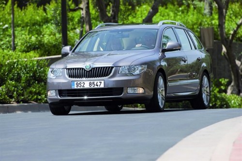 Skoda-Superb-141099118172661590×1060