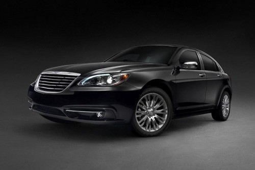 Nuova Chrysler 200 prime immagini ufficiali