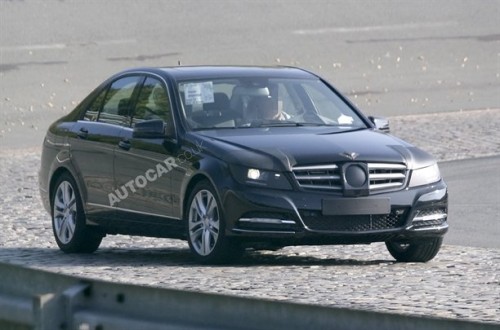 Mercedes Classe C berlina facelift nuove foto spia