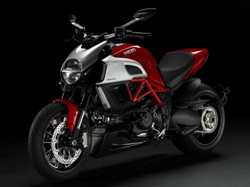 Ducati_Diavel_01