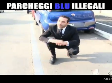 Parcheggi blu illegali, denuncia delle Iene
