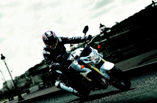 suzuki-gsr-750-2011_2