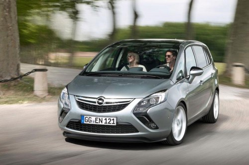 Opel Zafira Tourer dettagli e immagini ufficiali