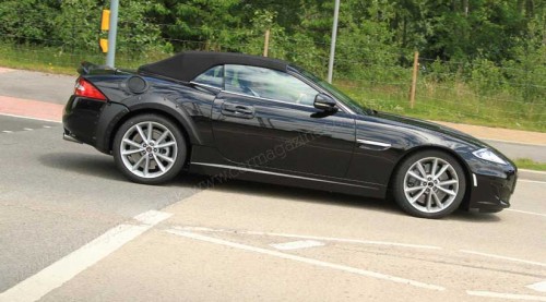 Jaguar XE foto spia