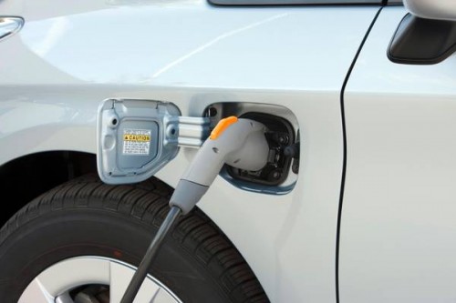 Incentivi auto elettriche nuova proposta di legge