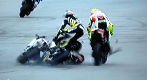 GP Sepang MotoGp 2011: drammatico incidente per Simoncelli, gara cancellata