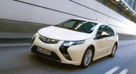 Opel in tour con la Ibrida Ampera
