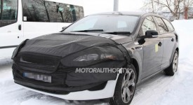 2013-ford-mondeo-turnier-wagon-test-mule-spy-shots_100383540_m