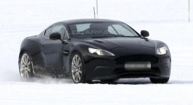L'erede dell'Aston Martin DB9 spiata sulla neve