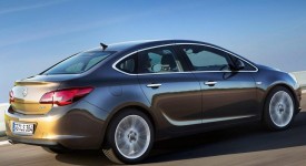 385663_4421_xl_Opel-Astra_Sedan_2013_2