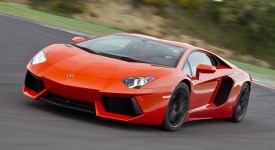 Lamborghini_Aventador_new_2012_motorionline