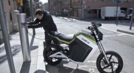Moto elettriche: a Barcellona la rete sullo stile delle bici