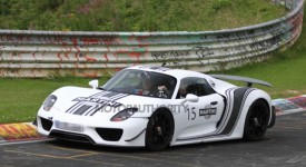 2014-porsche-918-spyder-spy-shots_100396655_m