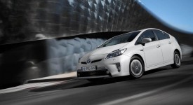 Toyota Prius Plug-in foto e informazioni ufficiali