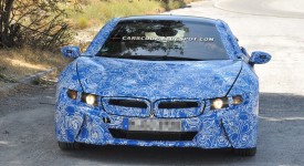 Prime foto spia degli interni della BMW i8