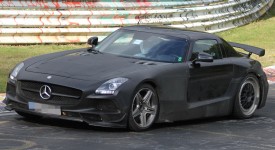 Mercedes-Benz SLS AMG Black Series spiata ancora al Nurburgring