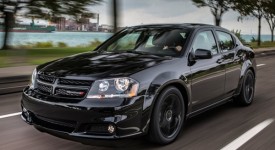 dodge-avenger-blacktop