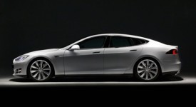 Tesla Model S esordirà nel 2013 sul mercato italiano