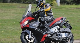 aprilia-sr-max-300-1