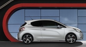 2013-Peugeot-208-GTi-182-1024×682