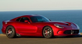 2013-SRT-Viper-front-side-view-in-red-1024×640