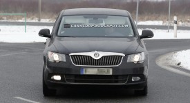 2013-Skoda-Superb-1Carscoop[3]