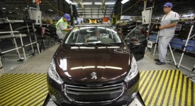 peugeot-lancia-la-produzione-della-208-in-brasile-peugeot-208-porto-real-assembly-line-e1359968616107