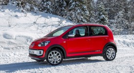 Volkswagen cross up! rivelate nuove immagini e dettagli
