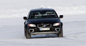 Nuova Volvo XC90 foto spia sulla neve