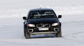 2015-Volvo-XC90-Test-Mule-1[3]