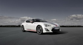 New-Toyota-GT86-Cup-Edition-Carscoops7[2]