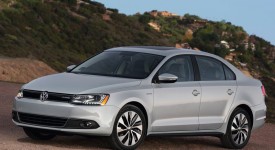 Volkswagen-Jetta_Hybrid_2013_800x600_wallpaper_02