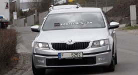 Skoda Octavia RS 2014 spiata quasi senza camuffature