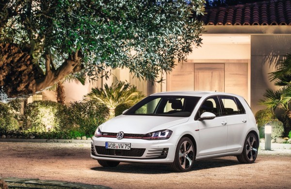 VW Golf GTI Performance da 0 a 259 km/h [VIDEO]
