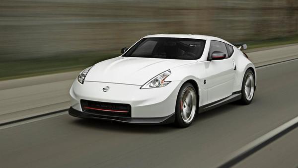 410919_9543_big_2013-nissan-370z-nismo-041