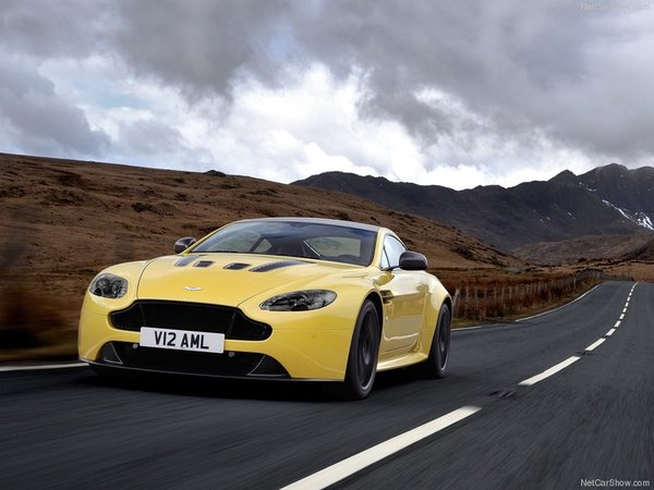 Aston_Martin-V12_Vantage_S_2014_800x600_wallpaper_01