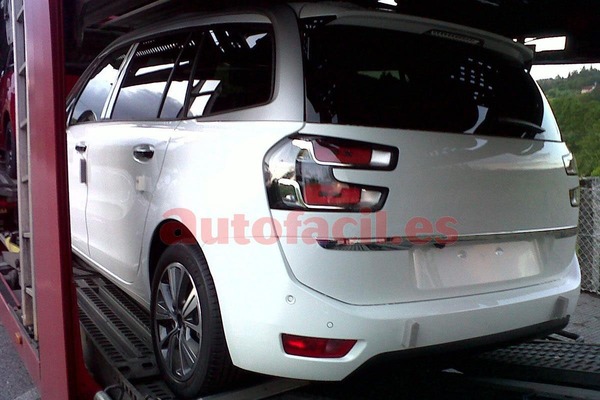 Citroen-C4-Grand-Picasso-2[3]