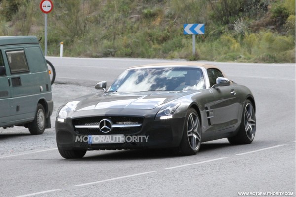 2015-mercedes-benz-sls-amg-gt-roadster-spy-shots_100430820_l