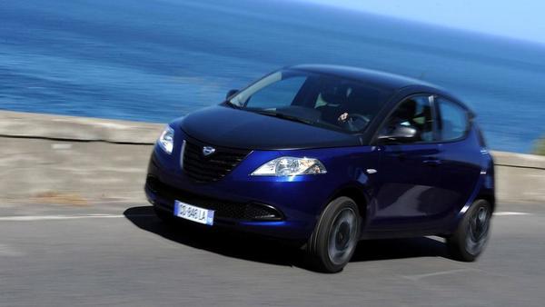 413415_9451_big_2013-lancia-ypsilon-s-momodesign-001