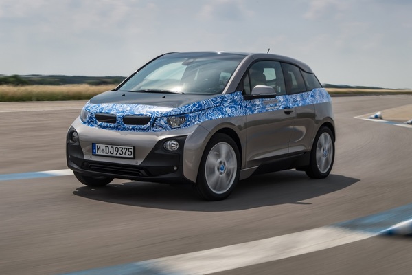 2014-BMW-i3-8[2]