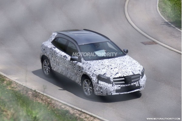 2014-mercedes-benz-gla-class-spy-shots_100432143_l