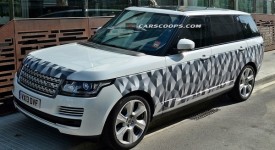 Nuova Range Rover a passo lungo spiata